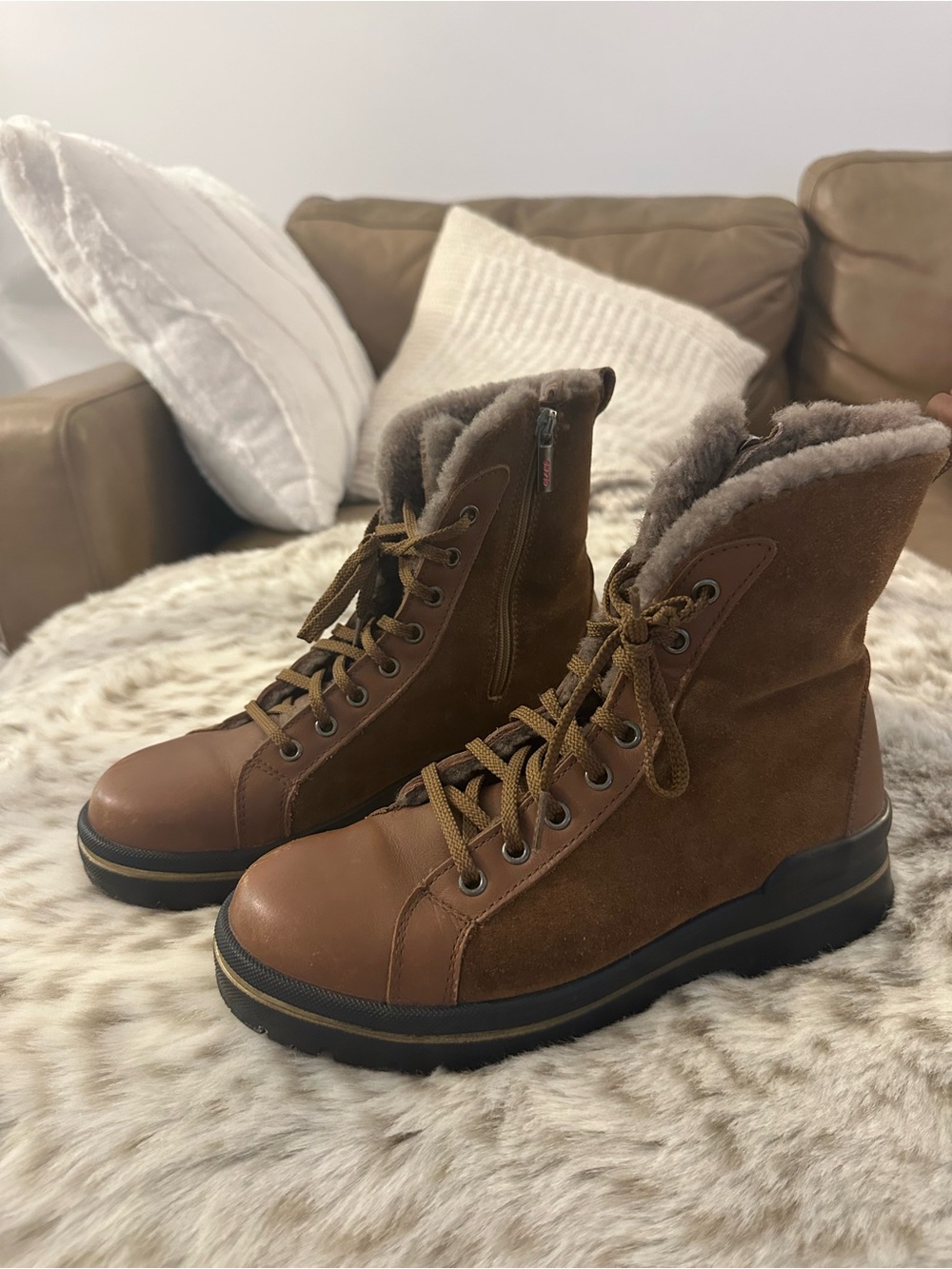 OLANG GENUINE LEATHER Women's Lace-Up Winter Boots